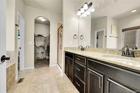 Bath - 6829 Juniper Ct, Frederick, CO 80530 photo 2 of 5
