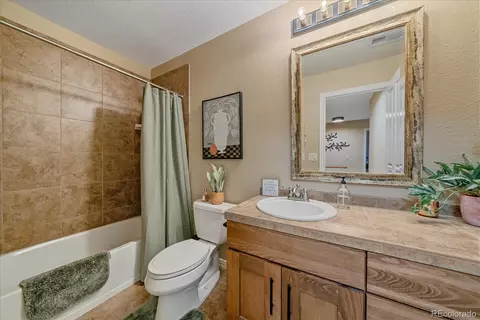Bath - 23940 Easter Pl, Aurora, CO 80016 photo 4 of 4