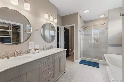 Bath - 245 E Coyote Ct, Silverthorne, CO 80498 photo 1 of 5