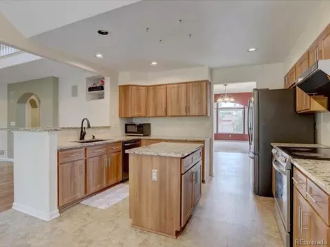 Kitchen - 19043 E Low Dr, Aurora, CO 80015 photo 4 of 4