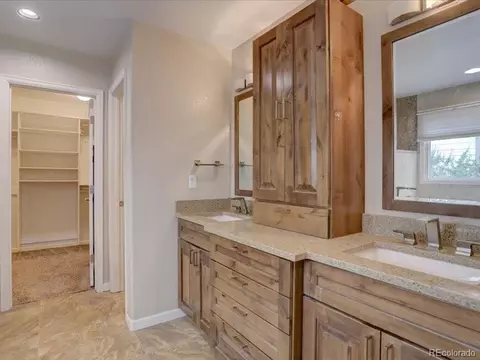 Bath - 19043 E Low Dr, Aurora, CO 80015 photo 1 of 5