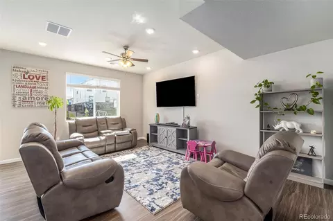 27154 E Archer Ave, Aurora, CO 80018 photo 2