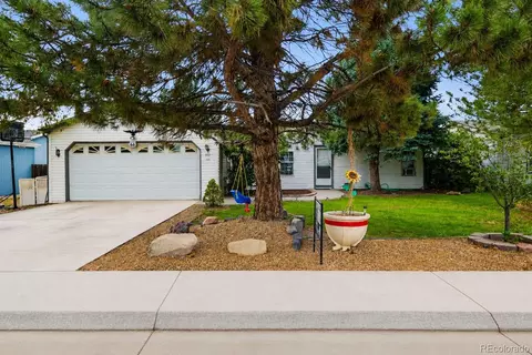 1111 Stage Dr, Fort Lupton, CO 80621