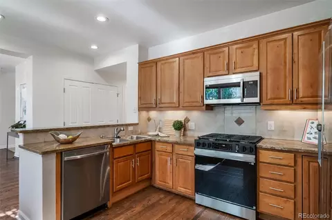 Kitchen - 23372 E Chenango Pl, Aurora, CO 80016 photo 4 of 4