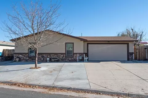 110 Versailles St, Lochbuie, CO 80603