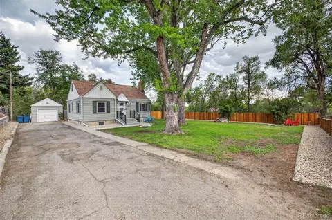 1050 Pikeview St, Lakewood, CO 80215