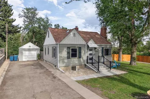 1050 Pikeview St, Lakewood, CO 80215