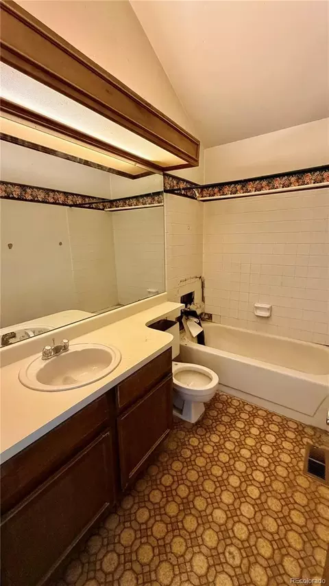 Bath - 16923 E Whitaker Dr #L, Aurora, CO 80015 photo 3 of 3