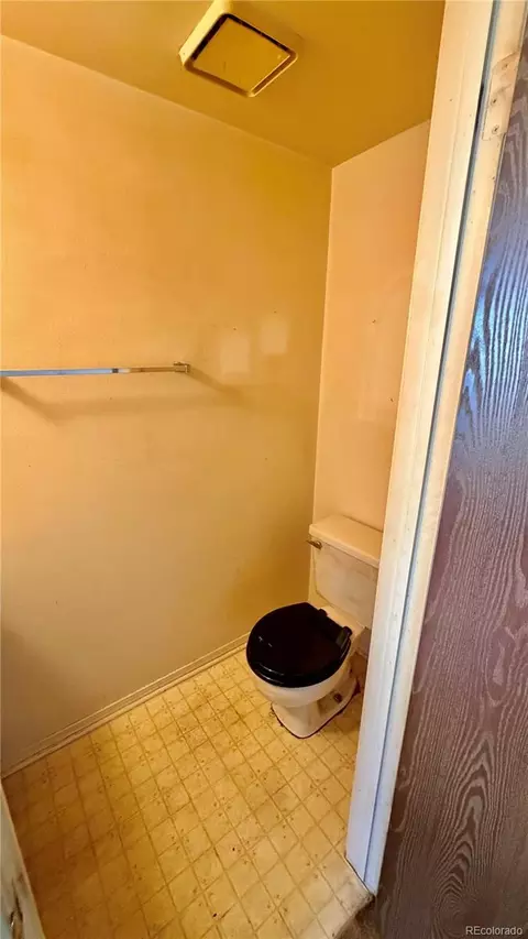 Bath - 16923 E Whitaker Dr #L, Aurora, CO 80015 photo 1 of 3