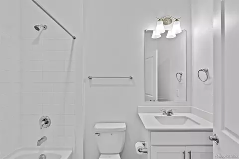 Bath - 1907 Mount Monroe Dr, Berthoud, CO 80513 photo 1 of 4