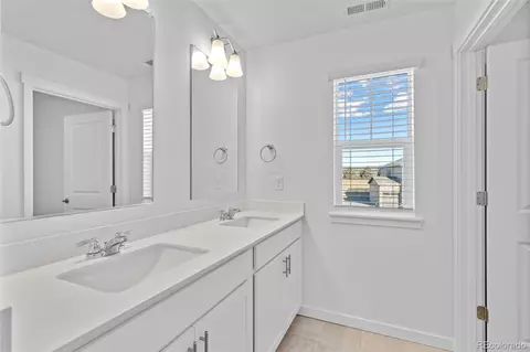 Bath - 1907 Mount Monroe Dr, Berthoud, CO 80513 photo 3 of 4