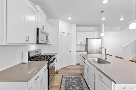 Kitchen - 1907 Mount Monroe Dr, Berthoud, CO 80513 photo 2 of 5