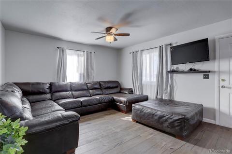 14520 Elk Dr, Denver, CO 80239 photo 9