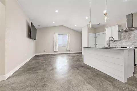 Living - 526 Foxtail Pl, Wiggins, CO 80654 photo 2 of 2