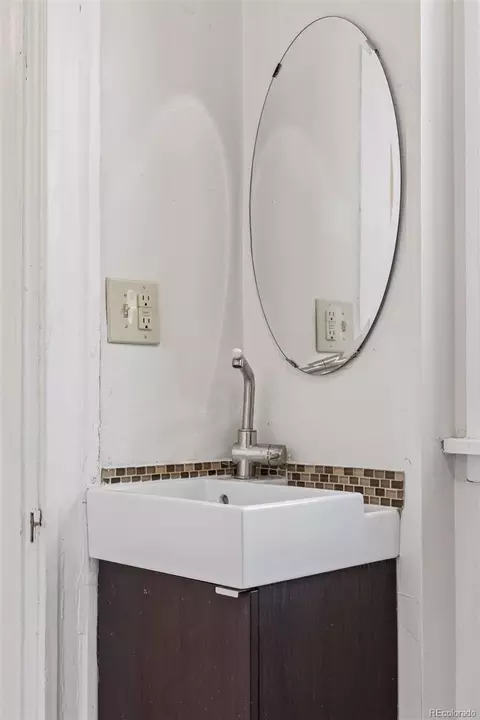 Bath - 1617 E 23rd Ave, Denver, CO 80205 photo 4 of 5