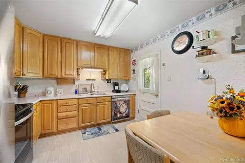 1135 S Wright St, Lakewood, CO 80228 photo 8