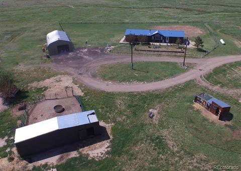 45455 Comanche Creek Rd, Bennett, CO 80102 photo 2