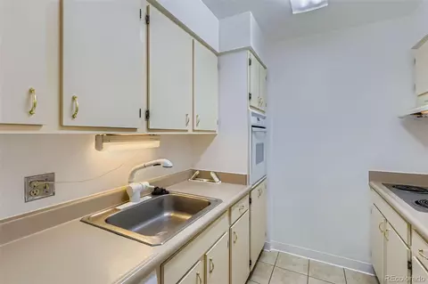 Kitchen - 955 Eudora St #204E, Denver, CO 80220 photo 2 of 3