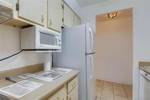 Kitchen - 955 Eudora St #204E, Denver, CO 80220 photo 3 of 3