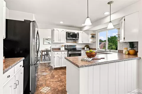 Kitchen - 19557 E Floyd Ave, Aurora, CO 80013 photo 2 of 3
