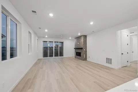 Living - 904 Steppe Ln, Windsor, CO 80550 photo 3 of 6