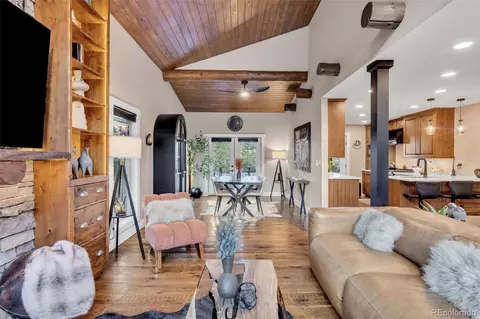6876 Surrey Trl, Littleton, CO 80125