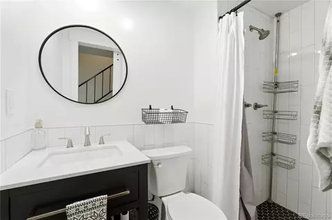 Bath - 1127 E Kettle Pl, Centennial, CO 80122 photo 5 of 5
