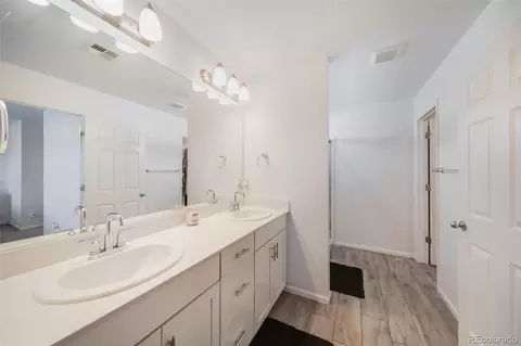 Bath - 21538 E 59th Pl, Aurora, CO 80019 photo 2 of 5