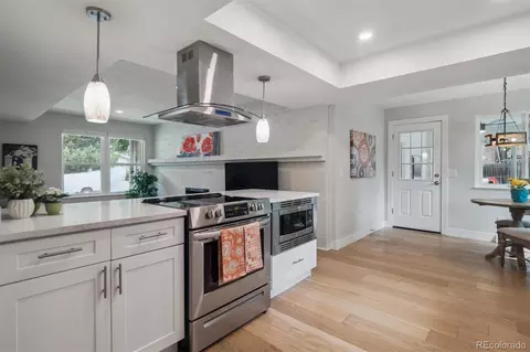 2438 S Holland Ct, Lakewood, CO 80227