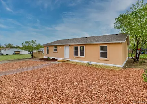 952 S Tolstoi Dr, Pueblo, CO 81007