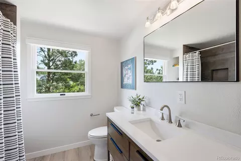 Bath - 1464 Sumac Ave, Boulder, CO 80304 photo 3 of 3