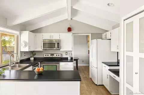 Kitchen - 4311 Carter Trl, Boulder, CO 80301 photo 1 of 4
