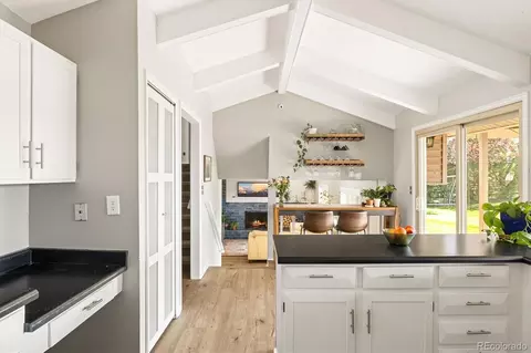 Kitchen - 4311 Carter Trl, Boulder, CO 80301 photo 3 of 4