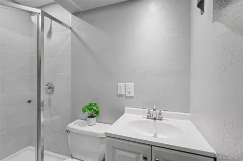 Bath - 1680 E 112th Pl, Denver, CO 80233 photo 2 of 2