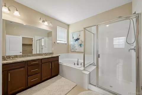 Bath - 24646 E Calhoun Pl #C, Aurora, CO 80016 photo 1 of 4