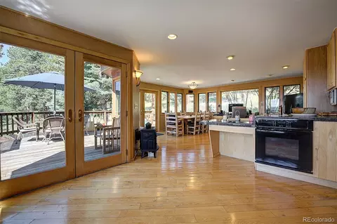 Kitchen - 448 Cr-b, Pine, CO 80470 photo 4 of 4