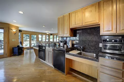 Kitchen - 448 Cr-b, Pine, CO 80470 photo 1 of 4