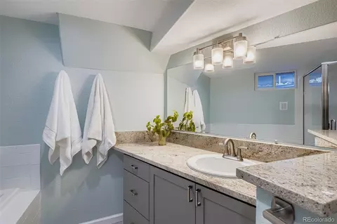 Bath - 4349 E Peakview Cir, Centennial, CO 80121 photo 4 of 5