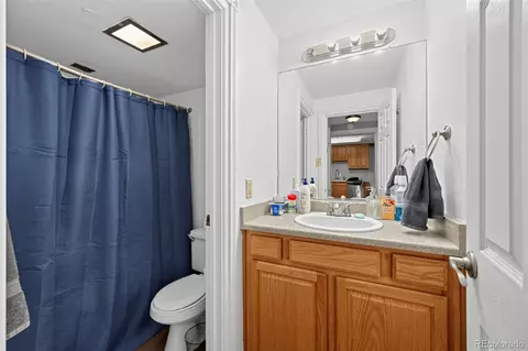 Bath - 925 E 8th Ave #20, Denver, CO 80218 photo 1 of 1