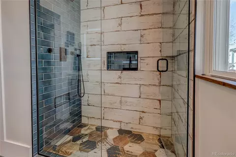 Bath - 775 Garfield St, Denver, CO 80206 photo 2 of 3