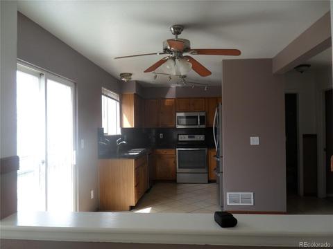4935 Eureka Ct, Denver, CO 80239 photo 4