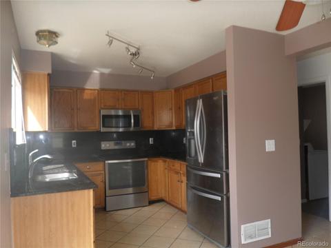 4935 Eureka Ct, Denver, CO 80239 photo 5