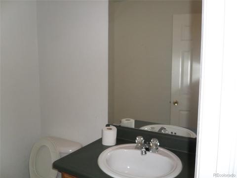 4935 Eureka Ct, Denver, CO 80239 photo 15