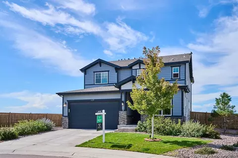 Exterior - 629 N Waterloo Ct, Aurora, CO 80018 photo 2 of 7