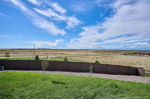 Exterior - 629 N Waterloo Ct, Aurora, CO 80018 photo 4 of 7