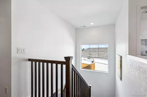 Entry Way - 629 N Waterloo Ct, Aurora, CO 80018 photo 2 of 2