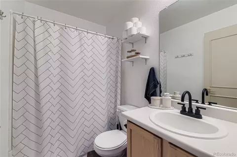 Bath - 892 Mockingbird Ln, Brighton, CO 80601 photo 3 of 3
