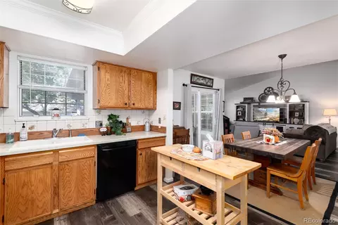 Kitchen - 13972 E Linvale Pl, Aurora, CO 80014 photo 3 of 3