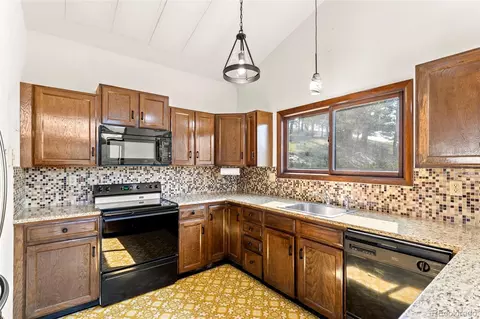 Kitchen - 402 Broken Fence Rd, Boulder, CO 80302 photo 2 of 2