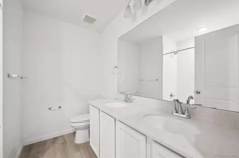 Bath - 912 Steppe Ln, Windsor, CO 80550 photo 1 of 1